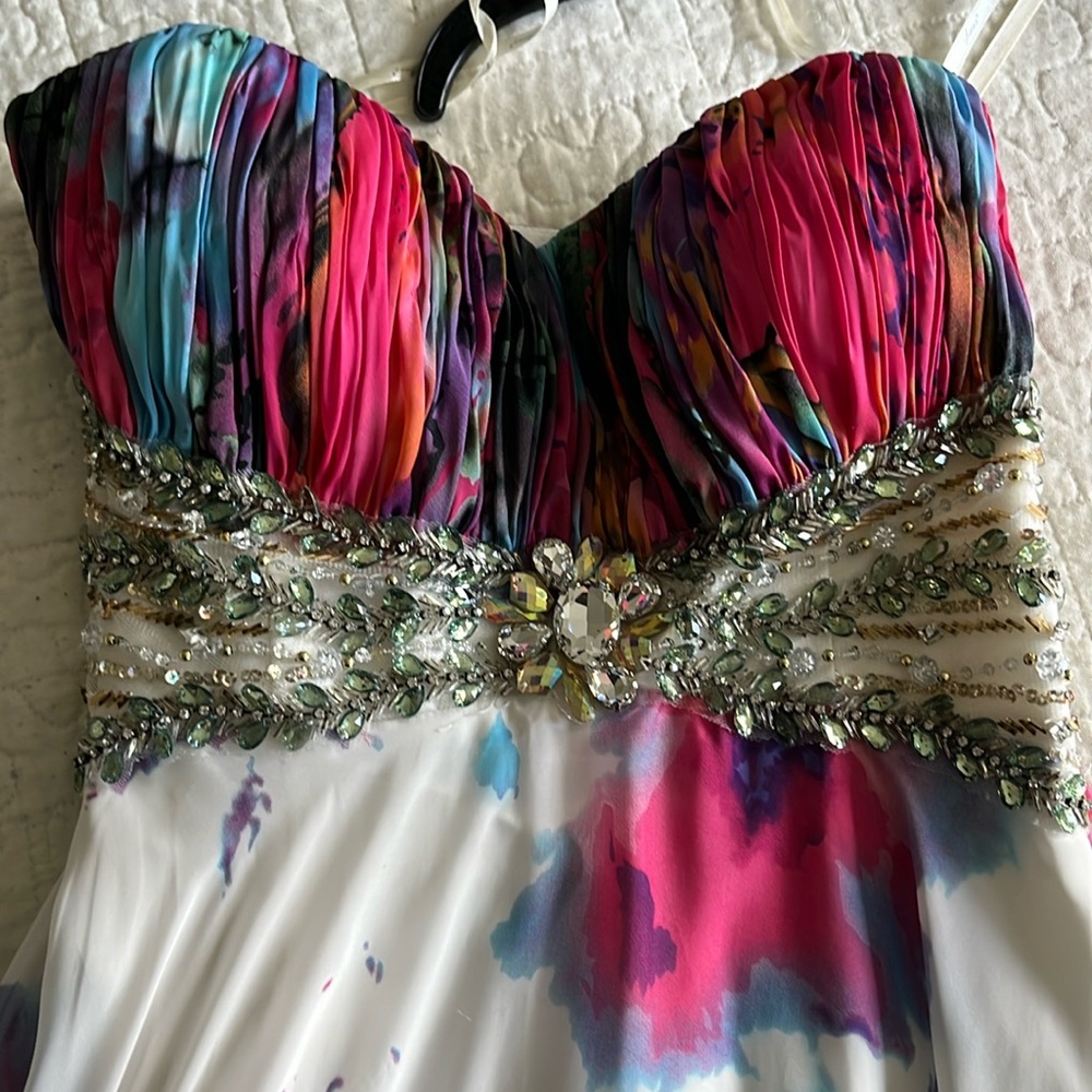 Beautiful flowy prom dress, full length formal